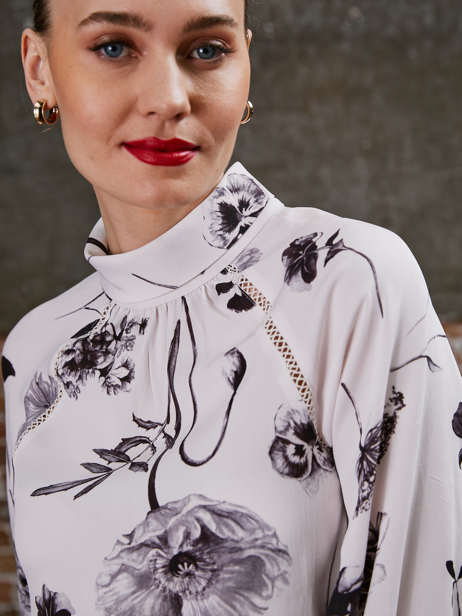 Flora Mono High Neck
