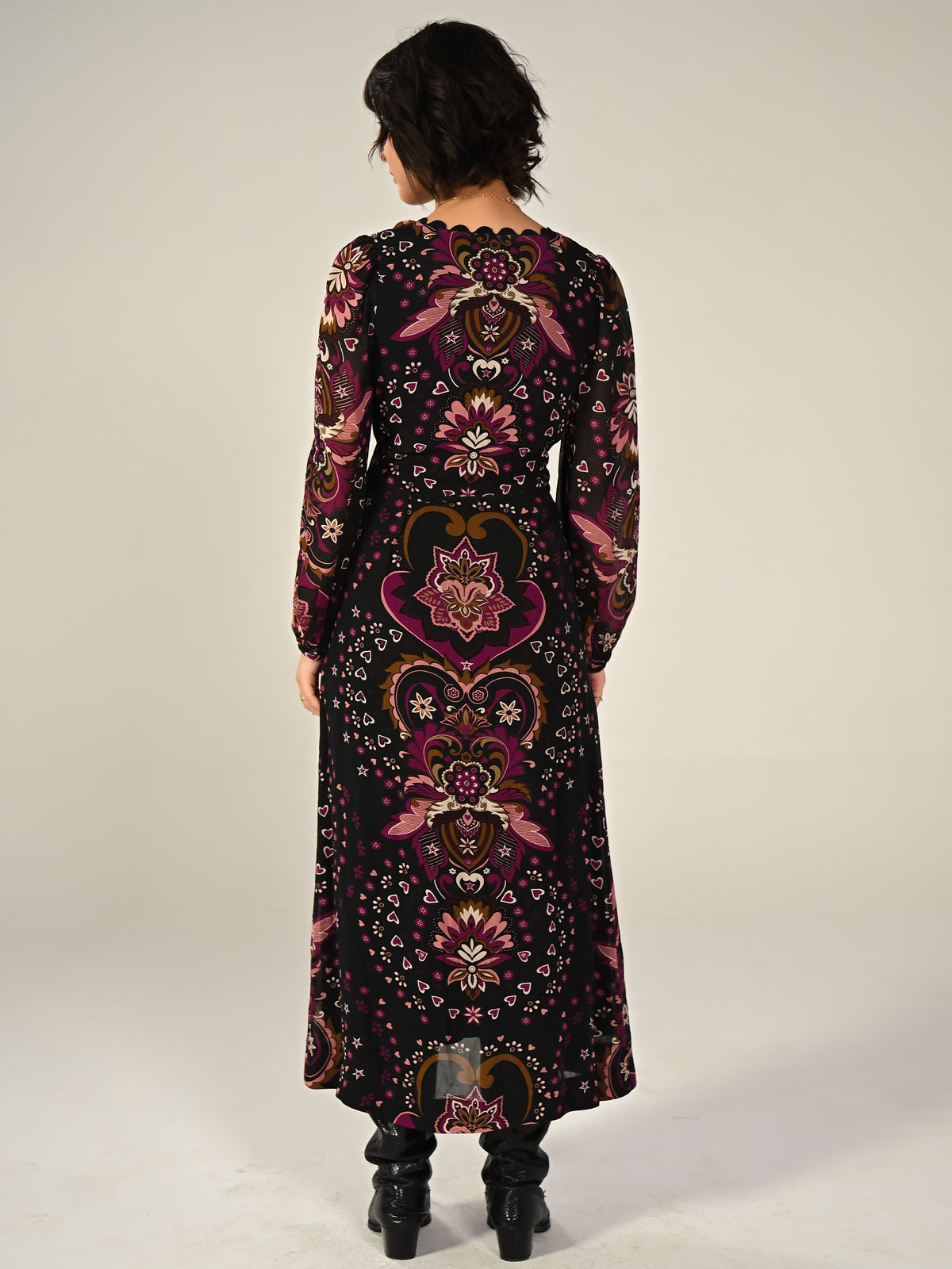 Annaline Black Pirnt Midi Dress