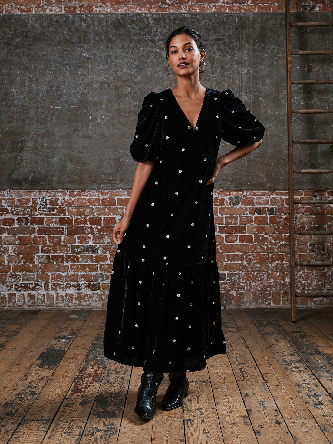 Mila Black Velvet Midi Dress