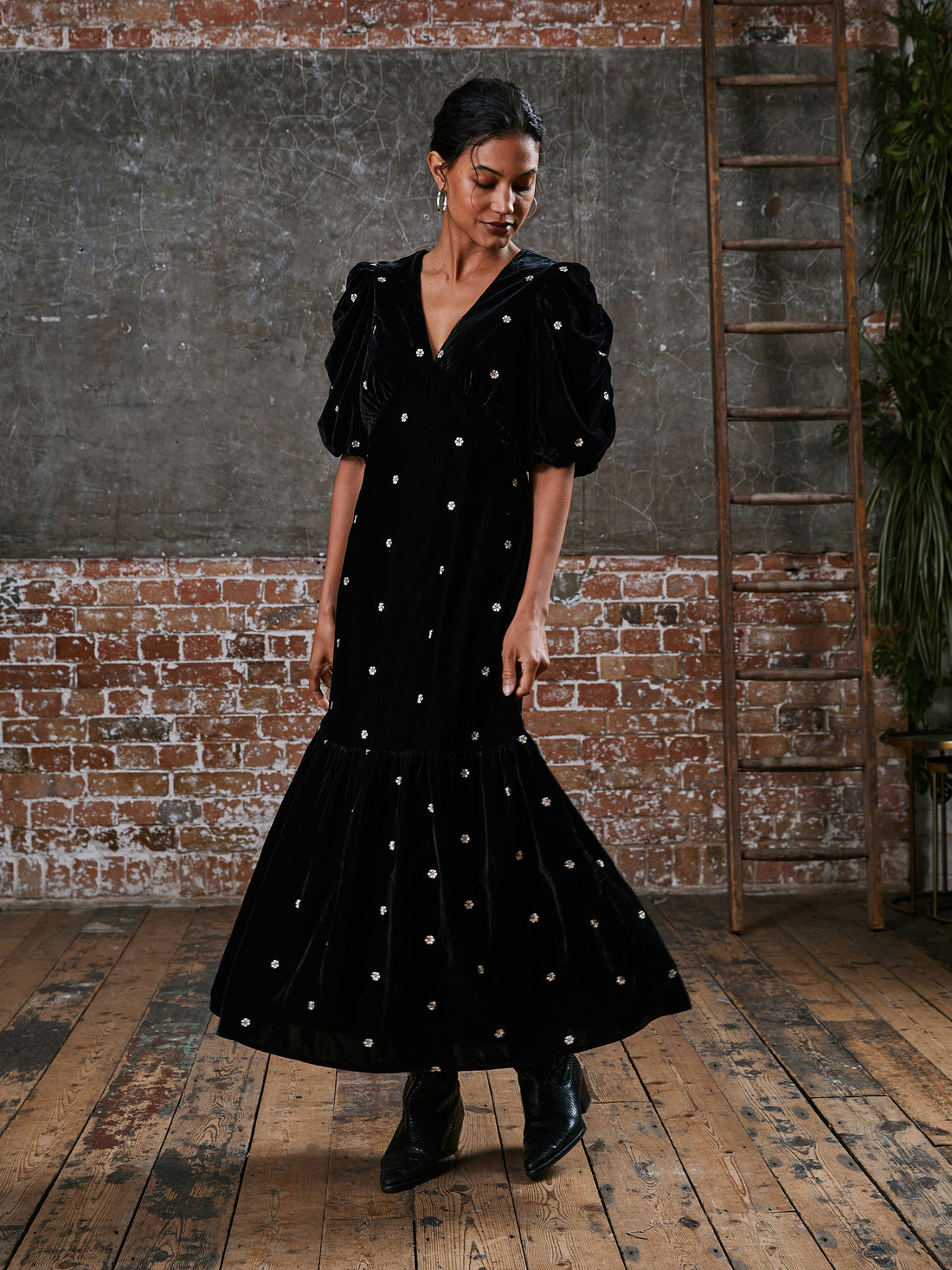 Mila Black Velvet Midi Dress