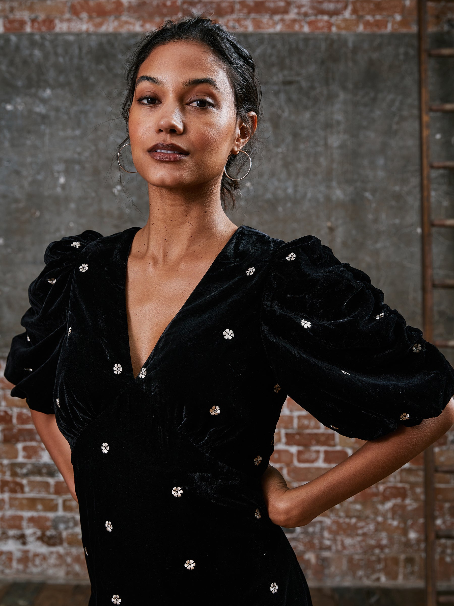 Mila Black Velvet Midi Dress