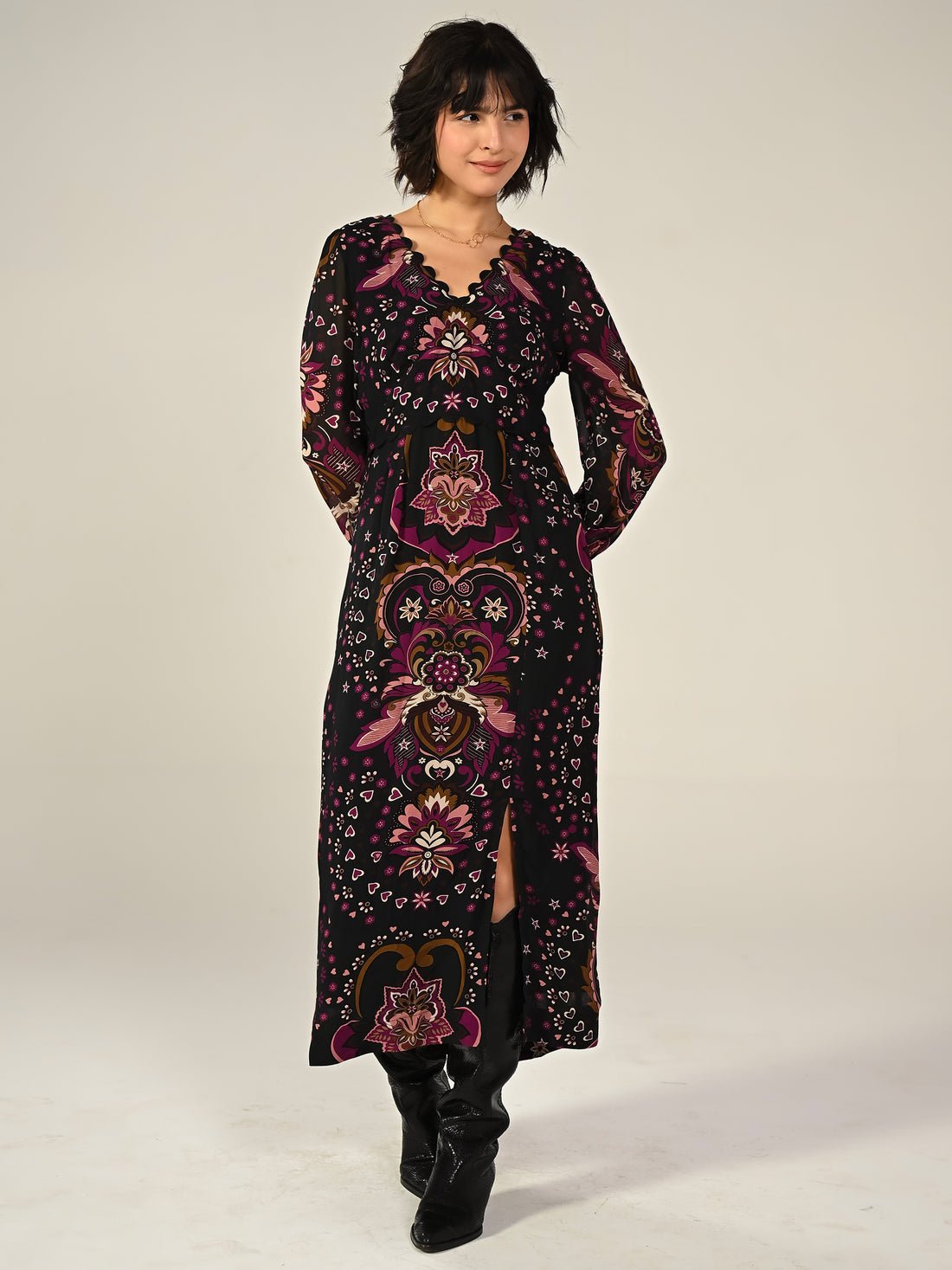 Annaline Black Pirnt Midi Dress