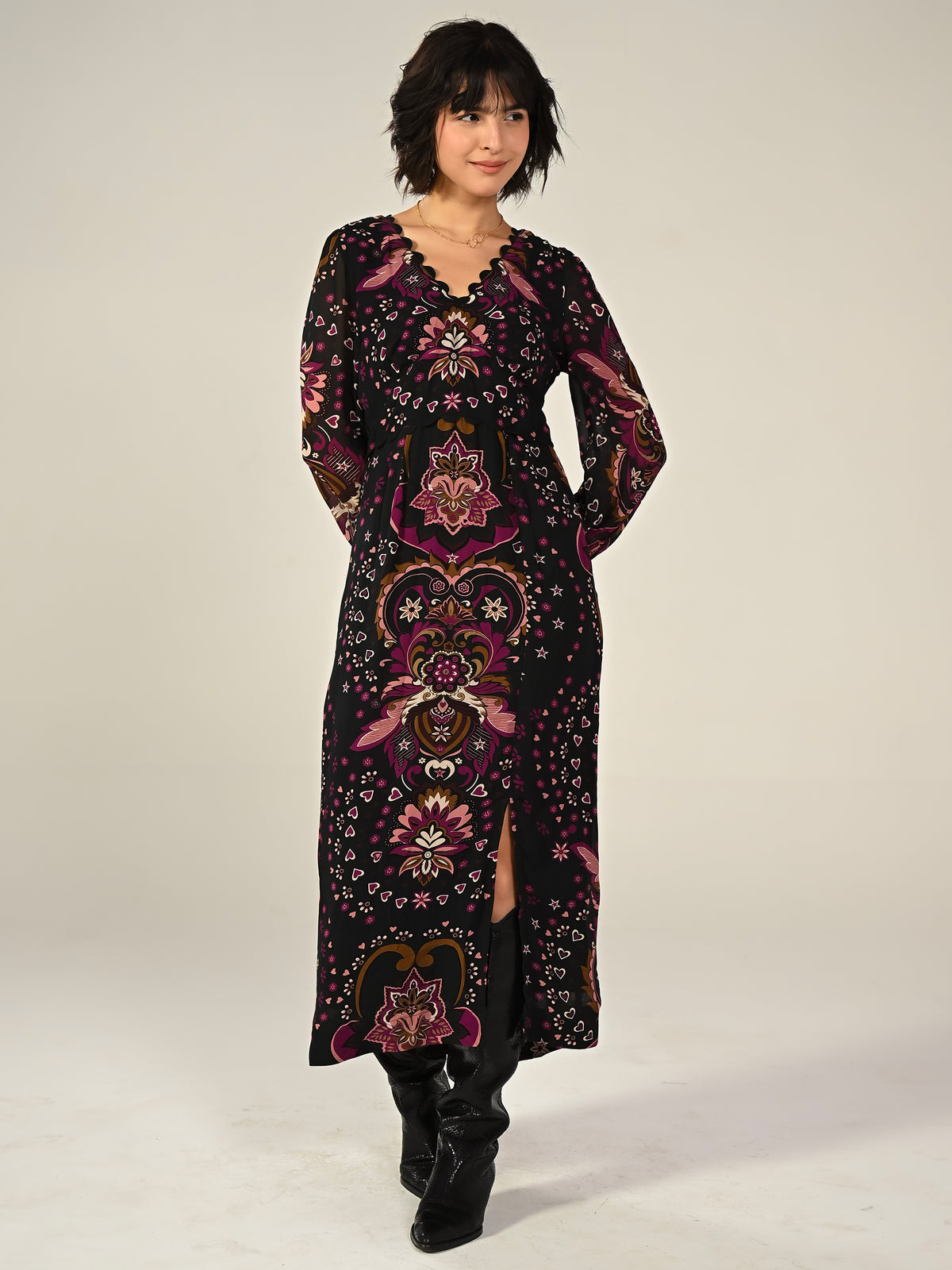 Annaline Black Pirnt Midi Dress