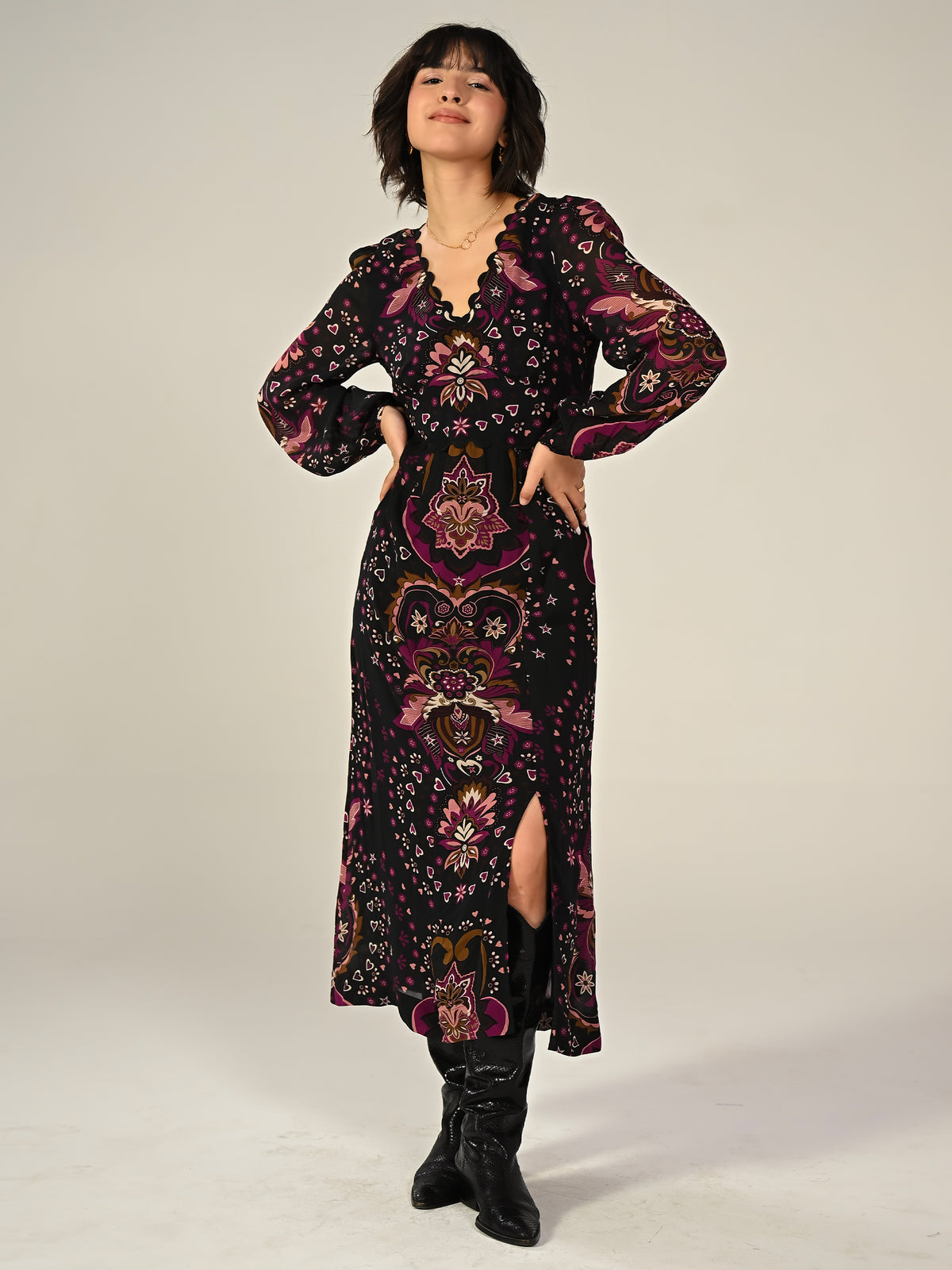 Annaline Black Pirnt Midi Dress