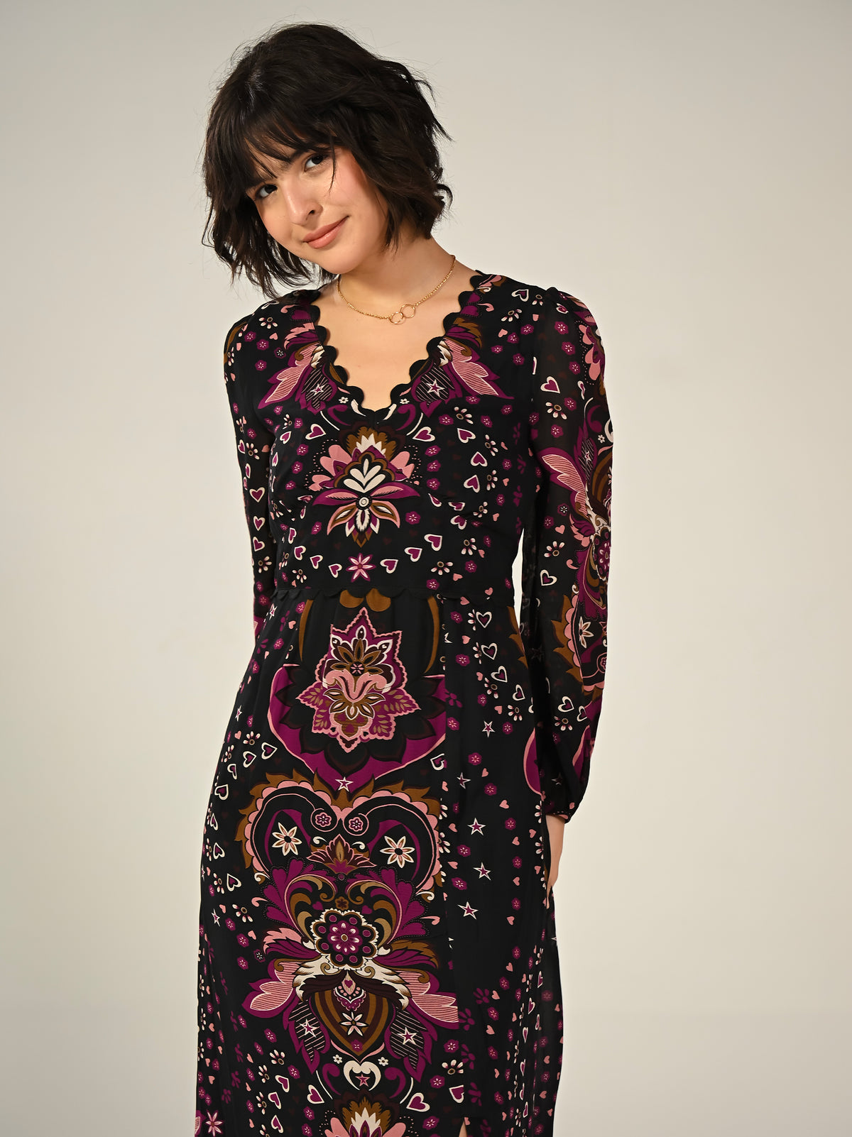Annaline Black Pirnt Midi Dress