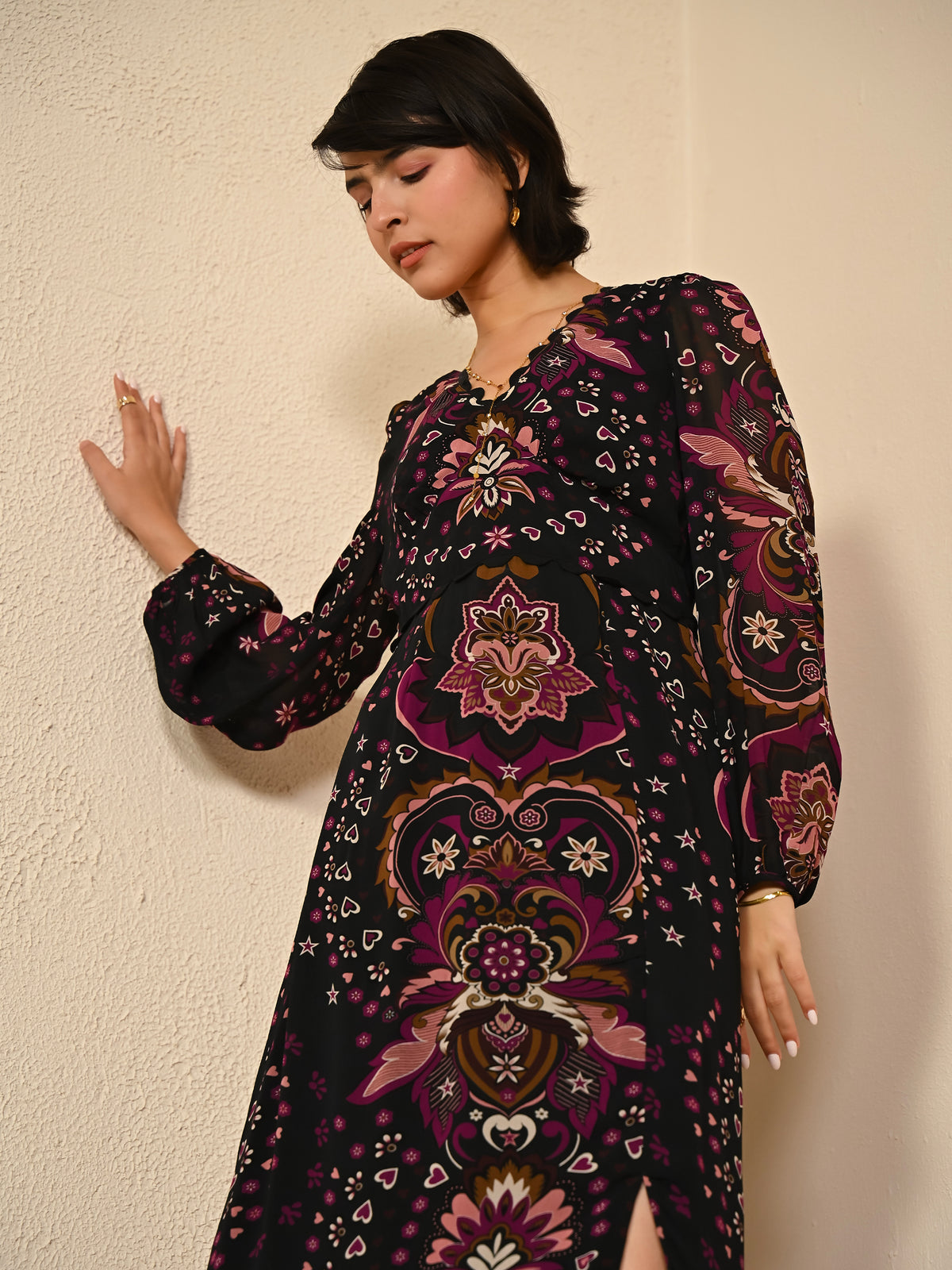 Annaline Black Pirnt Midi Dress