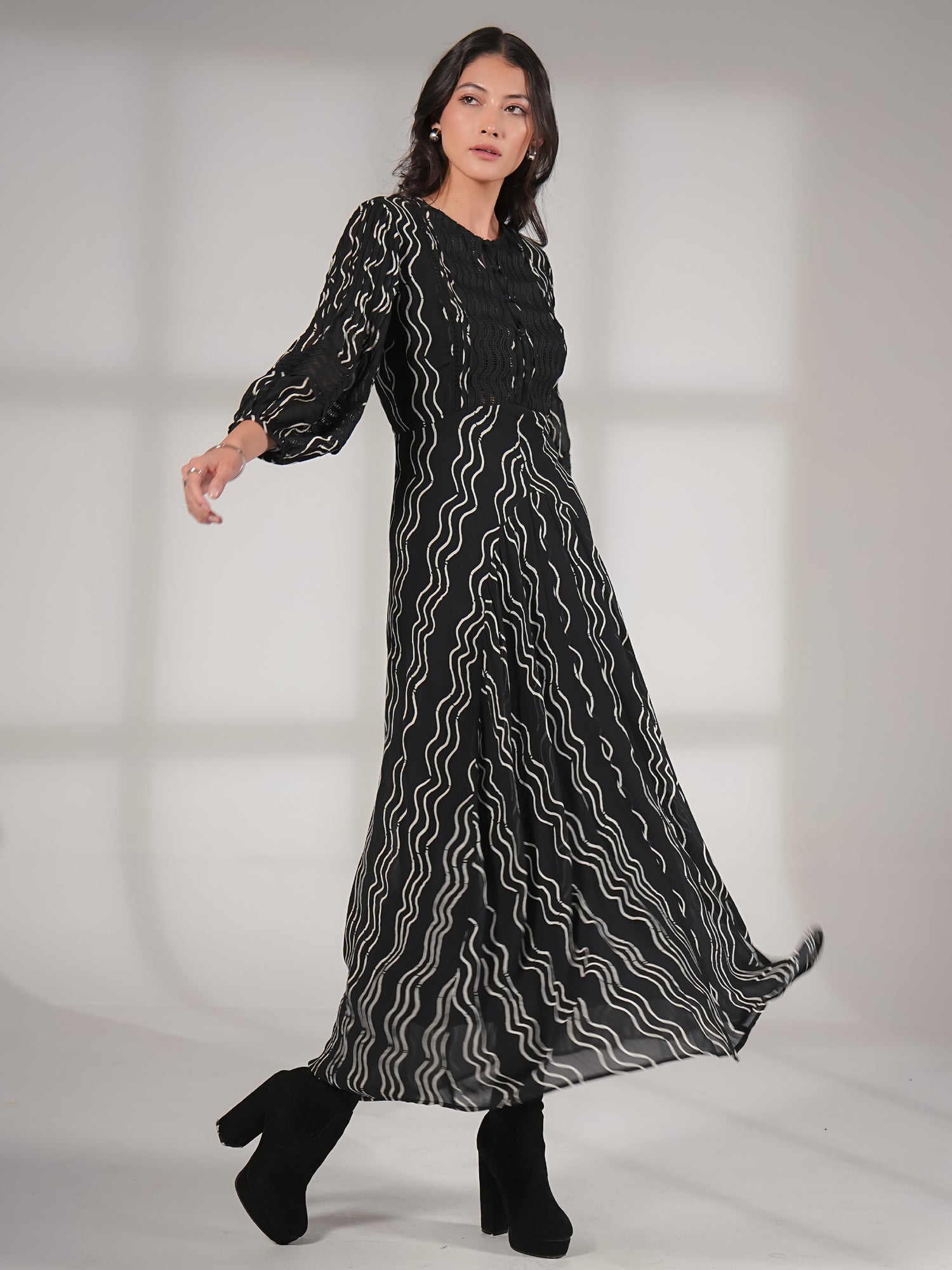 Corinne Black and White Waves Print Lace Trim Maxi Dress